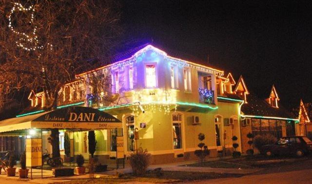 Hotel Eco Rural Tourism Association Skorenovac Extérieur photo