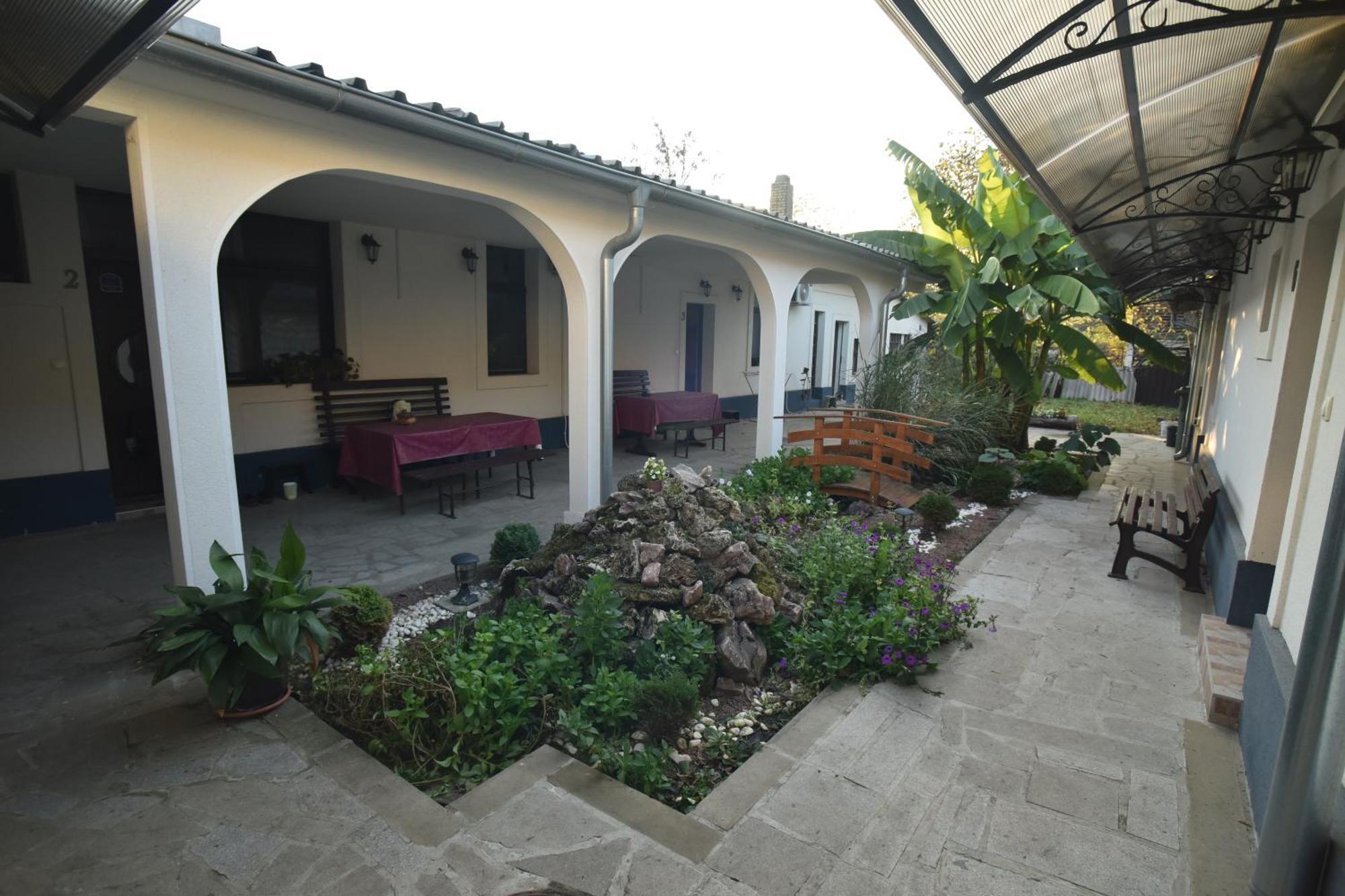 Hotel Eco Rural Tourism Association Skorenovac Extérieur photo